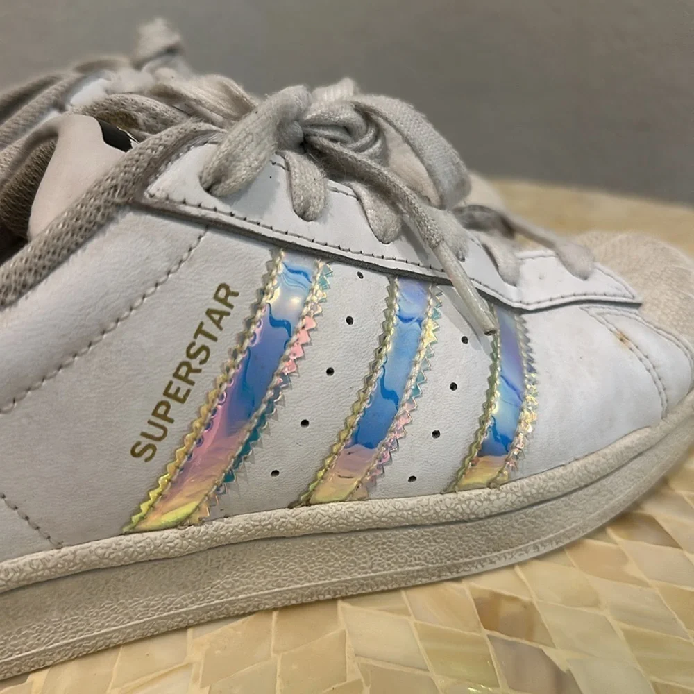 Adidas superstar sneakers girls size 4.5